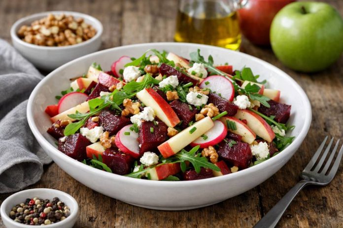 Betteraves et pommes : salade croquante, fraîche et colorée